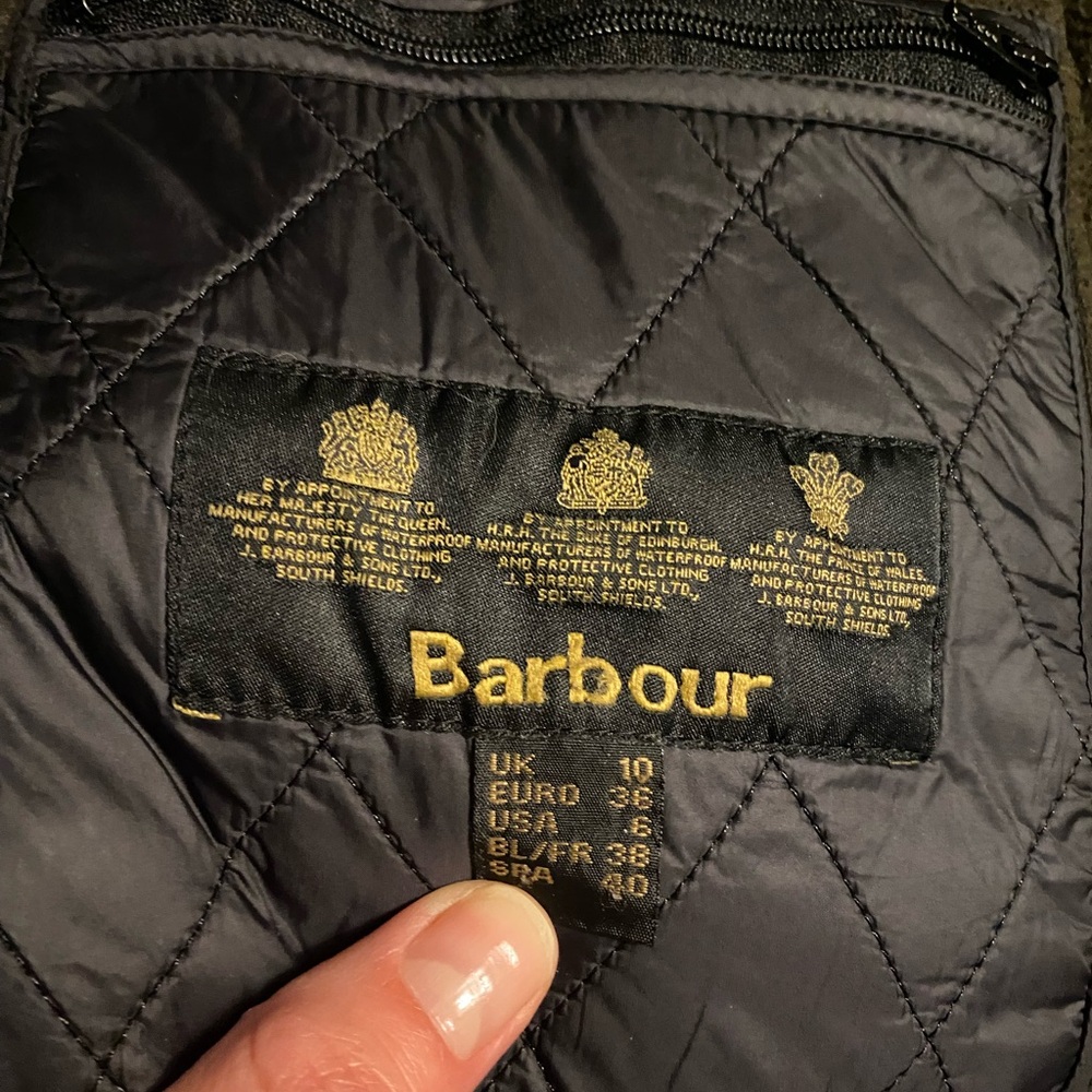 Barbour Black Quilted Vest with Diamond Pattern - Picture 6 of 7